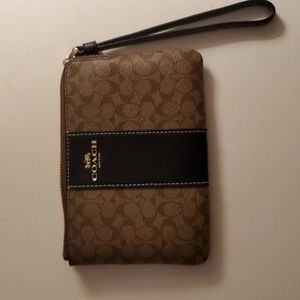 Coach wristlet never used